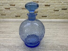 Karafa modré sklo
