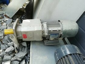 Elektromotor s převodovkou