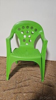 Dětská plastová židle zelená