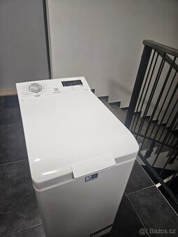 Elektrolux vrchem plněná A+++ 7 Kg 1200 otaček