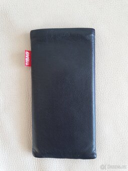 Kožené puzdro fitBAG Beat Black pro iPhone 8 / SE 2 SE 3