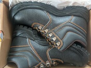 Pracovní boty