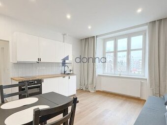 Pronájem bytu 2+kk, 38m², ul. Komunardů, Praha 7 - Holešovic