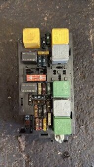 Mercedes Benz ML W164 350CDI Pojistková skříň