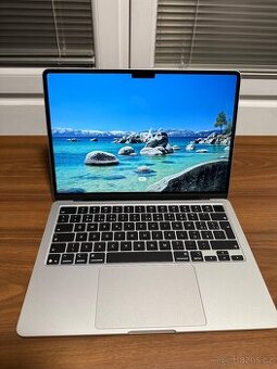 MacBook Air M4 16/256GB Stříbrný - 1