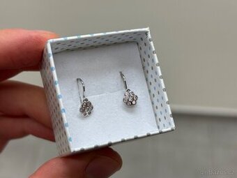 Dětské náušnice z bílého zlata