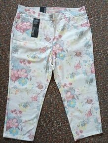 vel.44  NOVÉ- ZERRES- 3/4 rifl. květinové kalhoty
