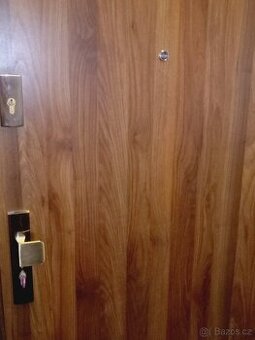 Prodám vchodové dveře