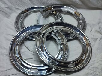 WARTBURG TRABANT BARKAS NOVÉ DÍLY VIZ FOTKY