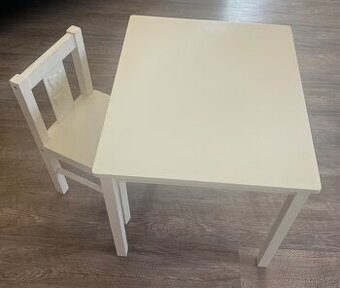 Stolek a židle Ikea