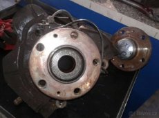 Těhlice P.P kompletní Peugeot boxer 2010  a náboj zad kola,