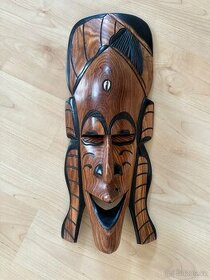 Dřevěná maska