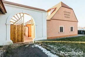 Prodej penzionu s restaurací a pozemky, 4637 m2 - Milíčovice