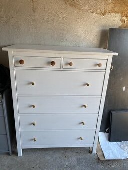 IKEA Hemnes komoda - bíl. mořidlo