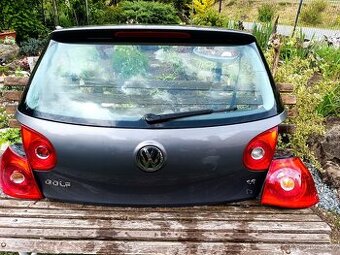 Páté dveře Volkswagen golf 5 lV