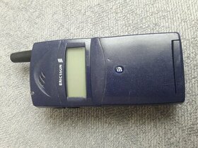 Ericsson T18s tlačítkový mobilní telefon