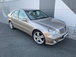 Mercedes-benz W203 C220 110kw 5q automat
