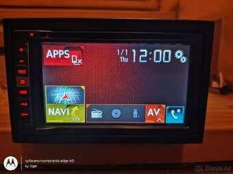 2DIN autorádio Pioneer s navigací