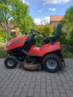Zahradní traktor, sekačka