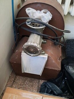 Mlýnek na maso na 220V - 1