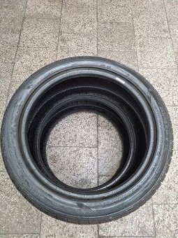 pneu 245/40 R18