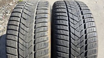Zimní pneu 235/45/18 Pirelli
