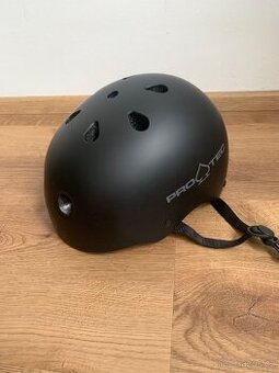 Pro-Tec helma
