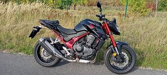 Honda CB750 Hornet.