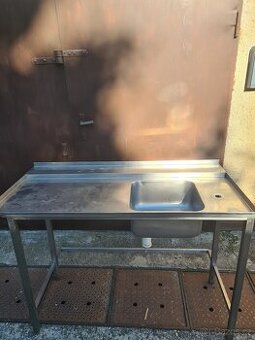 Nerezový dřez gastro