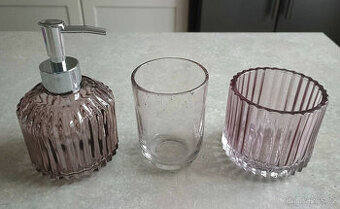 skleněná koupelnová sada růžová