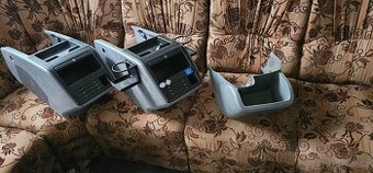 Mercedes-Benz Vito W 639, 638: středový spodní kastlík