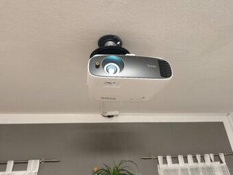 Prodám 4K, 3D projektor BenQ W1720