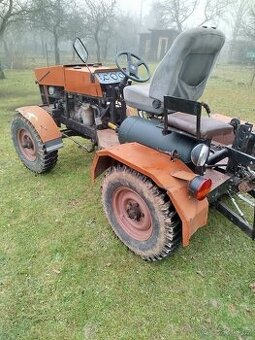 Traktor domácí výroby