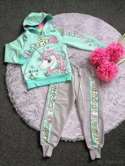 Krásný dívčí komplet - nový