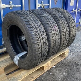 Zimní pneu 215/70 R16 100H Nokian 6-6,5mm