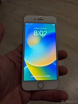 Apple iPhone 8 128gb Silver,Jako nový.