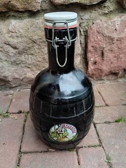 Pivní sklenice a na džbán