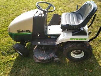 Prodám starý zahradní  traktůrek sekačka