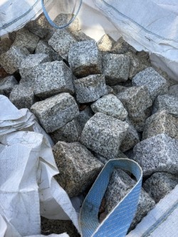 Žulová kostka 8/10 šedo-žlutá