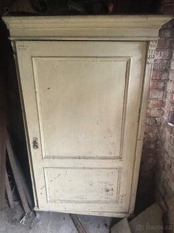 Stará historická historická šatní skříň - 100 let stará