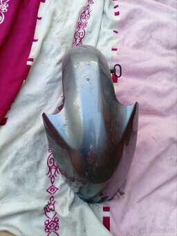 Suzuki burgman 200 Předni blatnik  200ccm