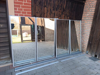 Zrcadlo/zrcadlové dveře