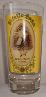 Pivní sklo, půllitr, třetinka, cedule, pivovar, tácky.