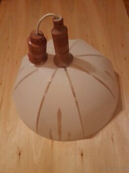 Plastový lustr kuchyňský