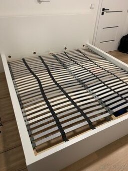 Postel IKEA MALM 180x200 + rošty
