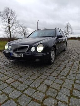 Mercedes Benz E270 w210