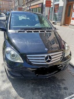 Mercedes-Benz A180 - 1
