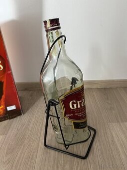 Lahev na stojanu