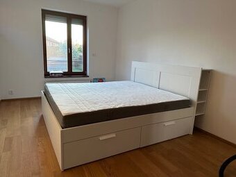 Ikea postel Brimnes
