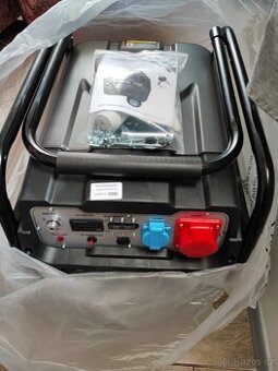 Centrála 7.3 kW 1x 400v 1x 240v USB a 12 v